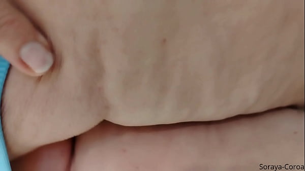 Coroa sem calcinha explodindo de tes&atilde;o