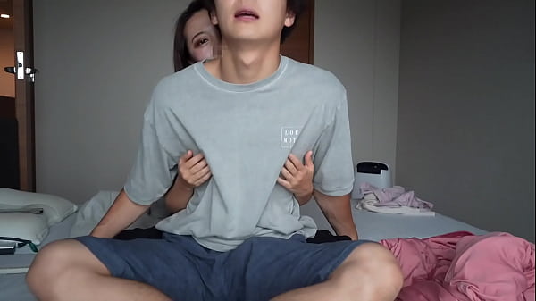 One night stand with a sexy tanned gal she moves her hips and goes crazy