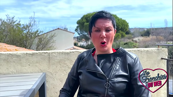 Play MP4 - Nina&comma; belle milf&comma; veut du sexe brutal