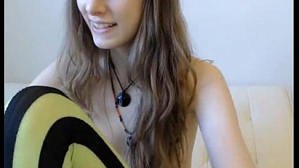 Brunette webcam hottie masturbates