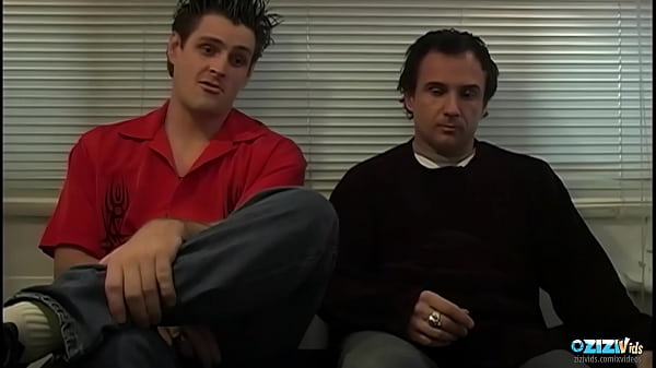 Play MP4 - The brunette stripper milf seduces her client wanting to get both pussy and anal sex