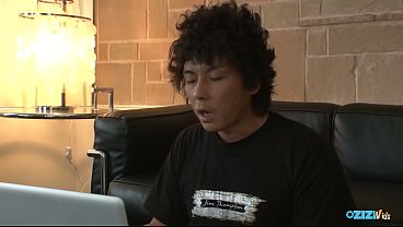 Nonton She Experiences A Significant Amount Of Ejaculation After Vigorous Sexual Intercourse. thumbnail