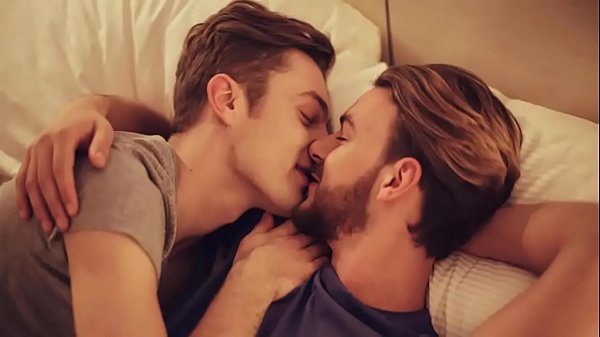 The film is shot directly in real life in the movie with hot scenes that make people always have sexual interest 