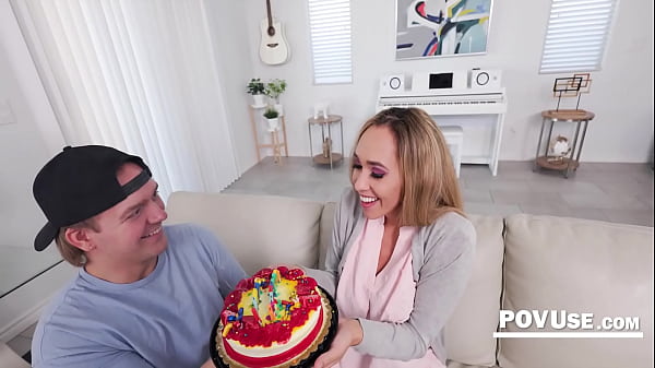 Sex & breakfast in bed from family