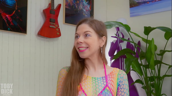 Nonton Trick Or Treat? It's A Pissy Chocolate Cake For Alice Maze thumbnail