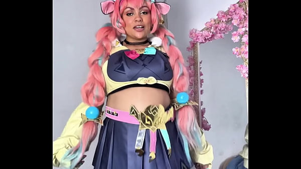 Getting ready for cosplay con varesa genshin impact 