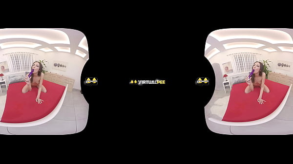 Brunettebabe Miky Love_in solo_virtual_reality_pissing_porn