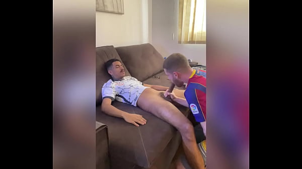 Play MP4 - pauzudo negro pegando o branquinho passivo rabudo