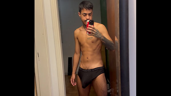 Play MP4 - BBC TWINK 24CM