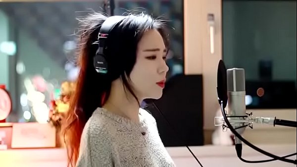 Hot Kpop Girl J.fla Singing Titanium thumbnail