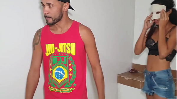 Play MP4 - Padrasto pega enteada novinha dando pro amigo e fode ela tambem