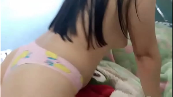 Play MP4 - MIRA EL INTRUSO QUE ENCUENTRO ACOSTADO EN MI CAMA