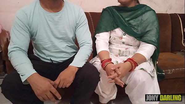 Play MP4 - Diwali ke din maami ki choot ke pataakhe chala kar manaayi diwali