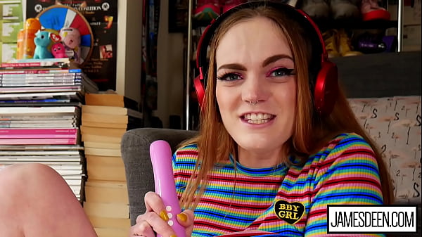 CARLY RAE SUMMERS REACTS TO JAMES DEEN VS ABBIE_MALEY - HONEST PORN REACTIONS - HPR10