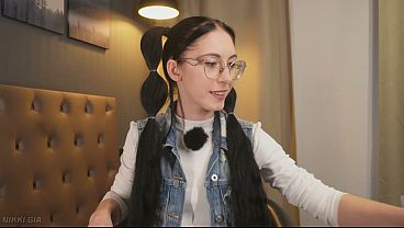 She ll_show youhow shedoes the cutesthairstyle ever