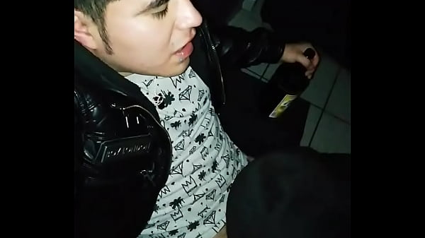 Caliente Y Deseoso De Unas Mamadas De Pito thumbnail