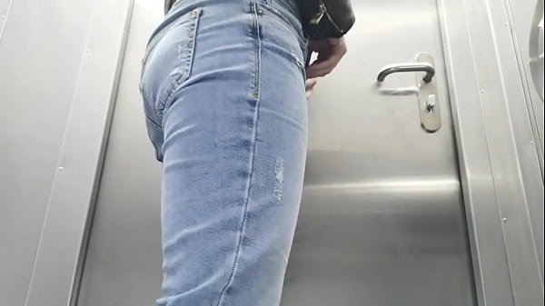 Toilet big lips close up pussy