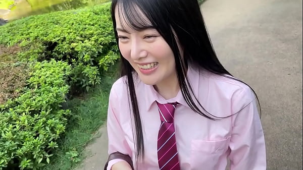 「妊娠してもいいよ」マ○コから溢れる愛が止まらないお嬢様jk。上流家庭で育った箱入り娘はママに内緒で買ったエッチな下着で大好きなおじさんを誘惑する悪い子ちゃん。真っ白なtバックを愛液で濡らしておじチンをねだるキツキツの超美マンに門限ギリギリまで孕ませセックス。素人 女子校生 美乳 中出し ハメ撮り 制服 カップル 美女 thumbnail