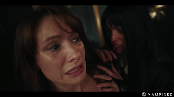 Play MP4 - Octokuro Cosplays Vampirella - Horny Lesbian Vampire with Huge Tits Mesmerizes Sata Jones Into Hardcore Sex