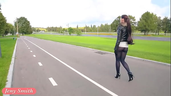 Play MP4 - Jeny Smith black pantyhose to be leggings