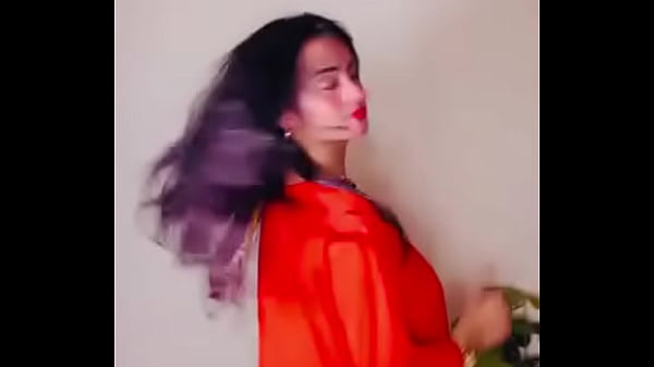 Nonton Liked By Sara Khan 6833 And Others Elsa Anzaa Main Character Vibes @studio Phulkari.pk thumbnail