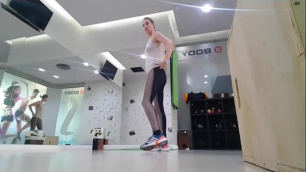 Play MP4 - Cute blonde teen doing warmup at the gym