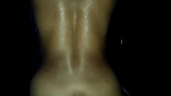 Play MP4 - Primero cabalga mi verga y La ba&ntilde;o de esperma a mi amiga del colegio