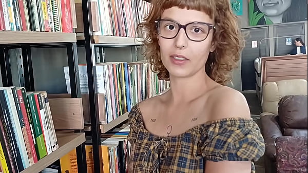 Fiquei com tesão e dei a buceta pro_cliente_da biblioteca