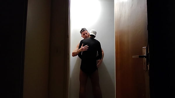 Play MP4 - dois machos se comendo PART 1 angle two