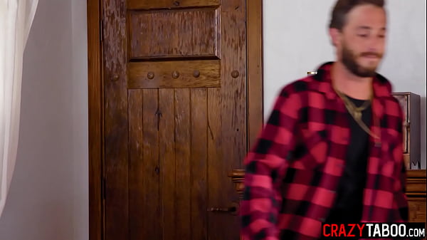 Best friend fucked hot ebony teens_Alexis Tae big black ass during_gaming session