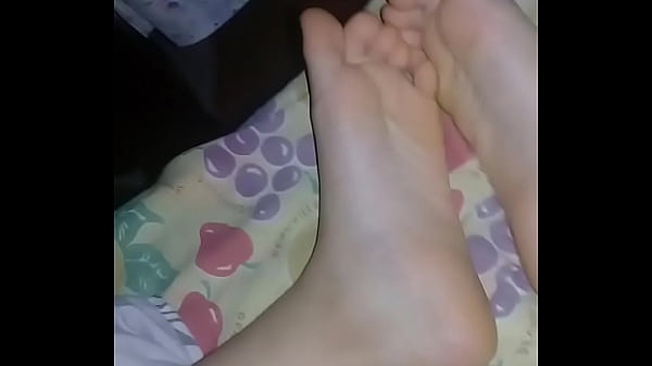 Nonton P&eacute;zinhos Fofos thumbnail