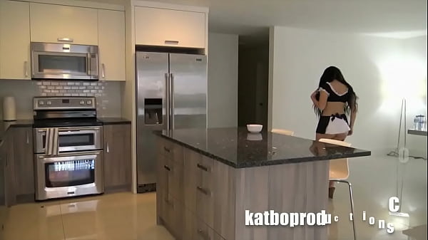 Maid & Pool boy fucking in their boss house 