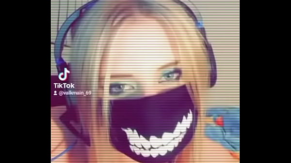 Nonton بعرض نفسي ليكو عشان عايزه اتناك انا متناكه حيحانه thumbnail