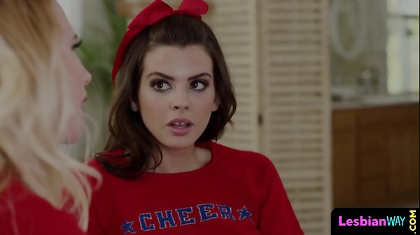 Sappho cheerleader gets eaten out