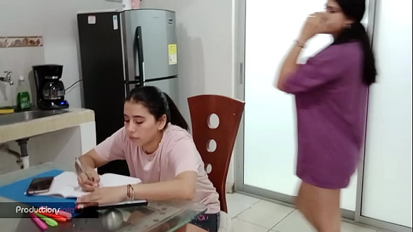 Play MP4 - pido asesor&iacute;as a mi profesora y ella exige follarme el culo