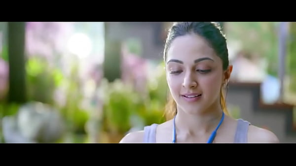 Kiara Advani Navel and Boobs