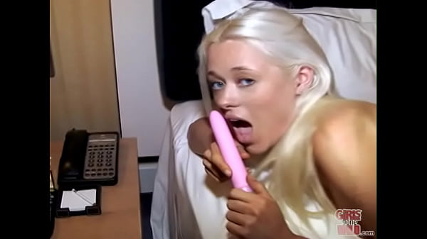 Michelle loves dildos