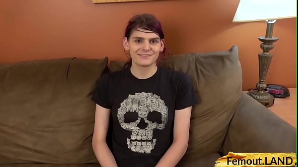 Transitioning femboy assplaying and jerking in solo 