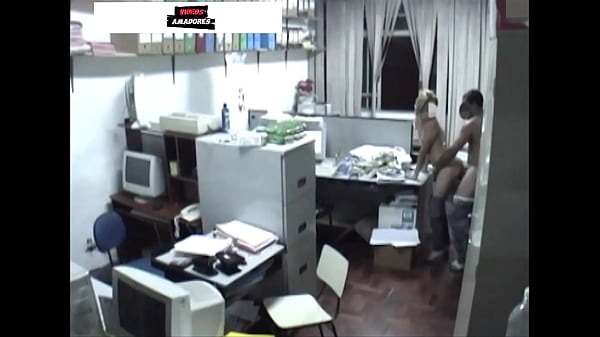 Loira Safada Faz Sexo Outro Funcion&aacute;rio Dentro De Escrit&oacute;rio Cont&aacute;bil thumbnail