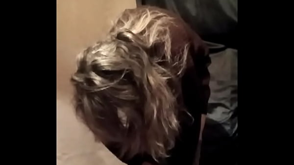 2025 02 25 Esclave F autoseance harnais de cuir, exhib en ext&eacute;rieur 