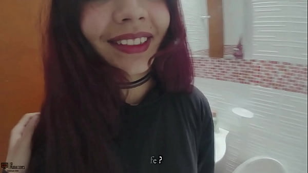 Play MP4 - La puta de mi hermanastra me espera semi desnuda para que le reviente el co&ntilde;o y se lo llene de leche