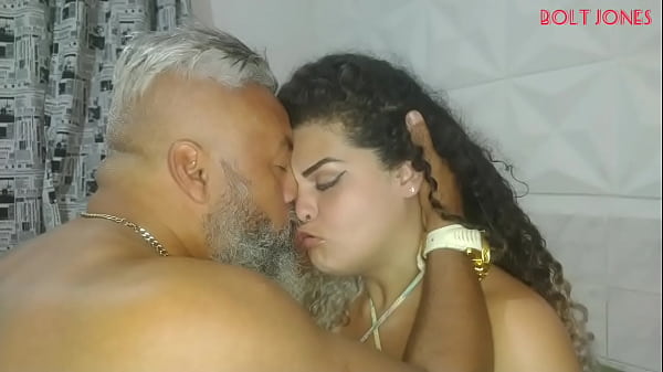 Play MP4 - MUITOS BJS&comma;FODA NA XOXOTA E LEITE NO CUZINHO&sol;chefona Araujo&period;