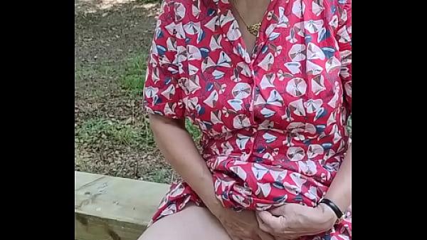 Another wank in public gardens