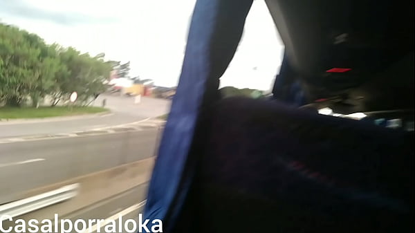 Voltando de_viagen ela me mamou gostoso ainda ganhou leitinho