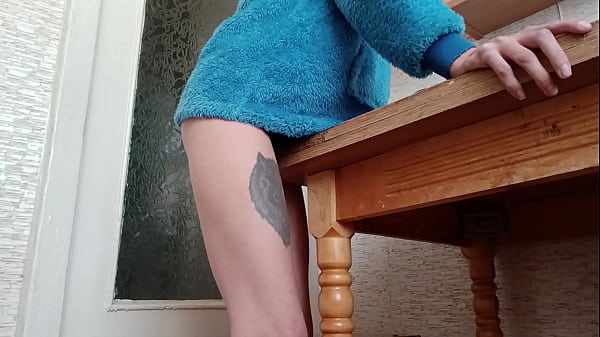 I masturbate on the tip of the kitchen table before cooking dinner