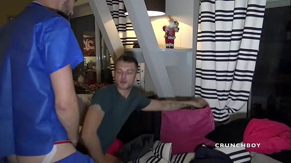 Deux Jeunes Beau Francais Basisent Sans Capote thumbnail