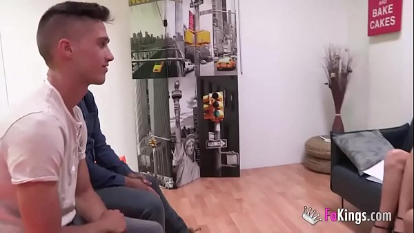 Play MP4 - Daisy and Estefani teach some sex lessons to unexperienced young guys