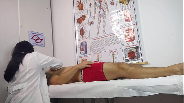 Play MP4 - paciente fica excitado na frente da enfermeira