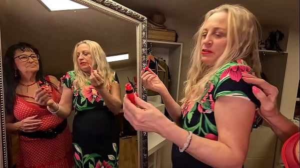 Lesbian fingering fun until orgasm 