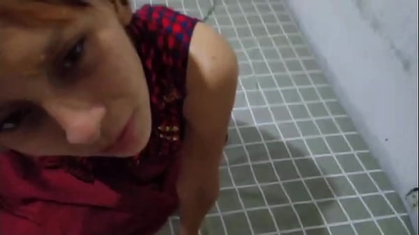 Play MP4 - Llame a mi m&eacute;dico de cabecera&comma; y decidi&oacute; tomarme la temperatura por fiebre&comma; pero mi sorpresa fue que el term&oacute;metro era muy grueso y me hizo sentir tan mojada que termin&oacute; por curarme mi mal